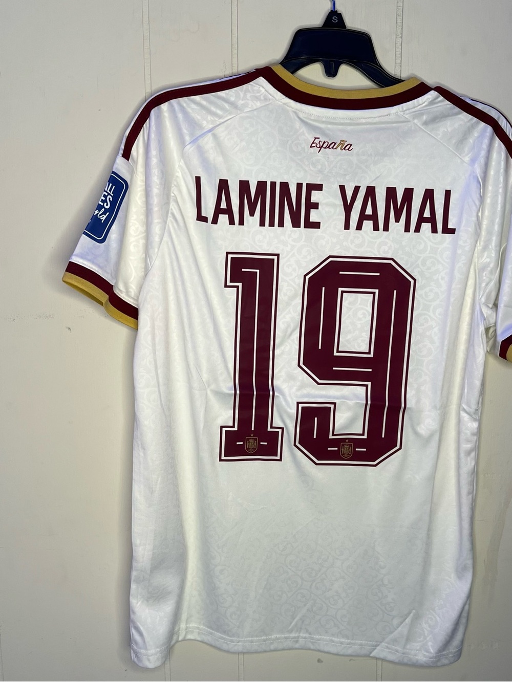 Lamine Yamal Spain Soccer Jersey and Burgundy Shorts Set - Picture 5 of 5